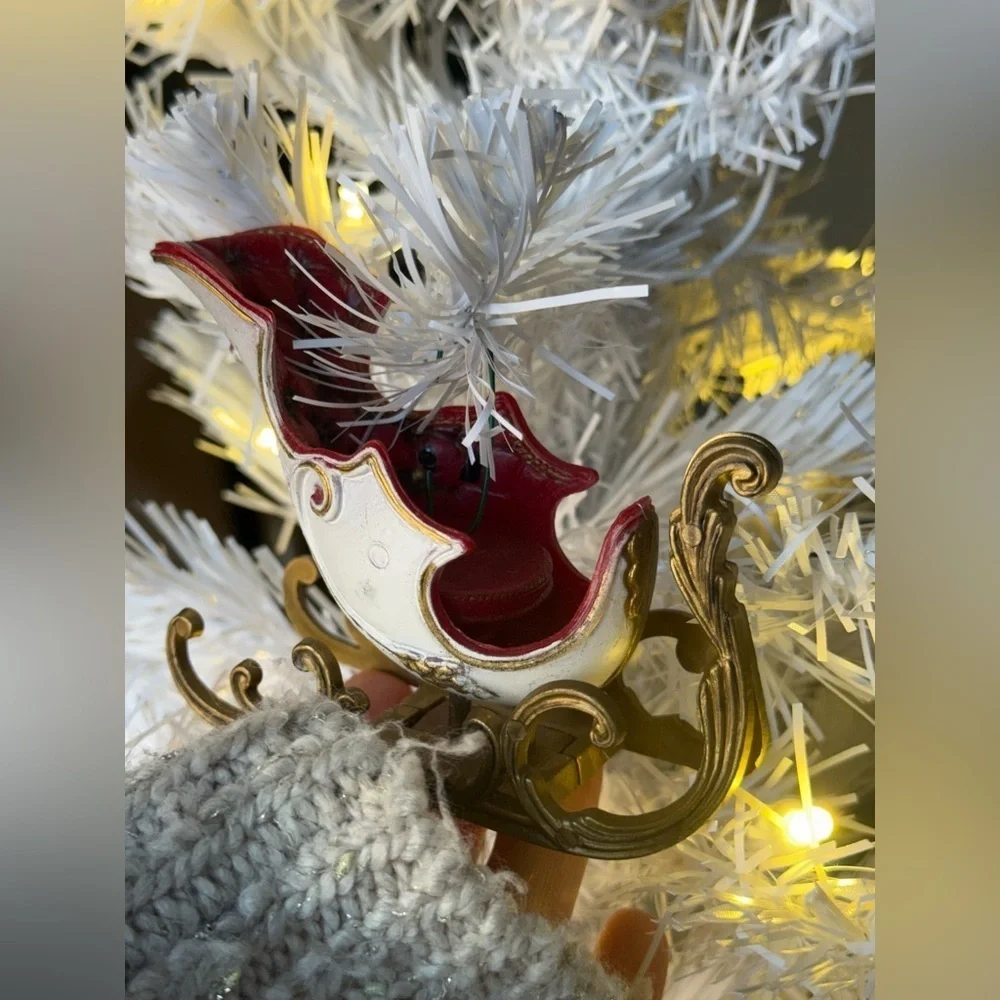 Vintage 1984 Elegant Gold and White Holiday Sleigh Ornament